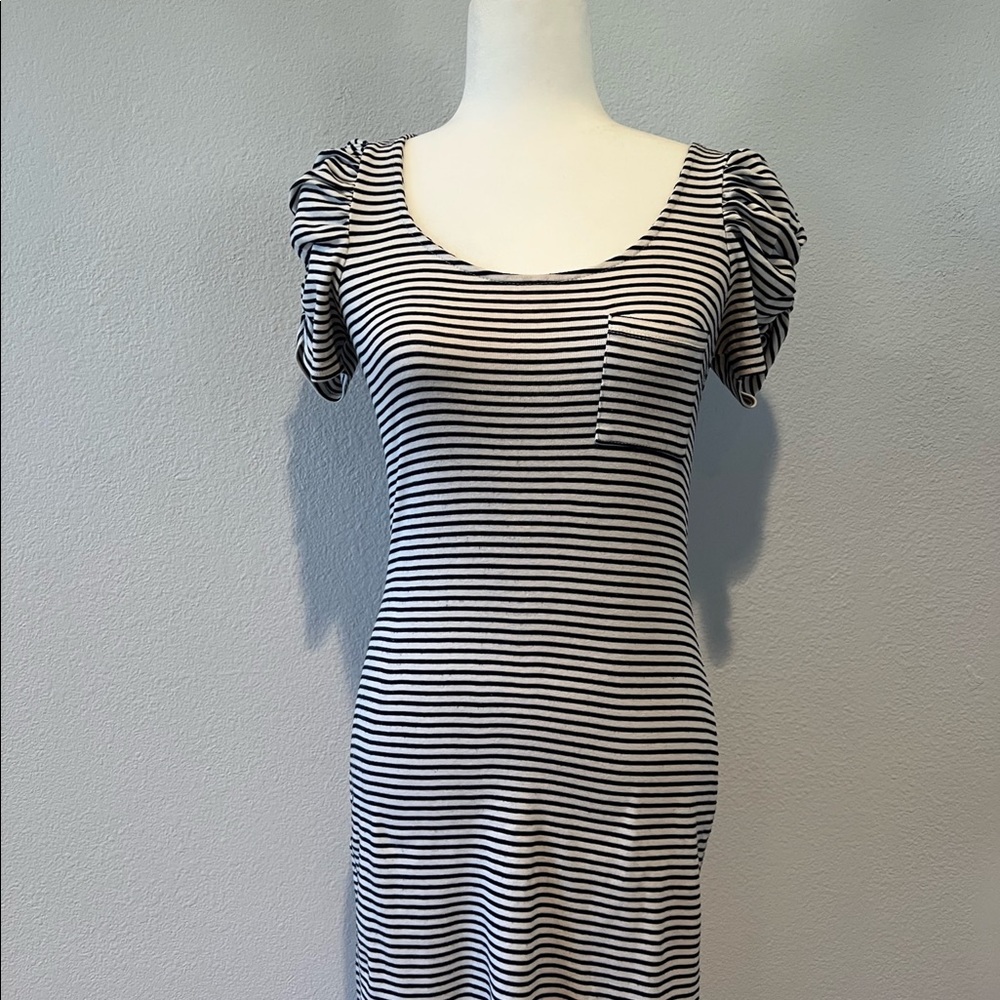 Soprano Striped Puff Sleeve Dress